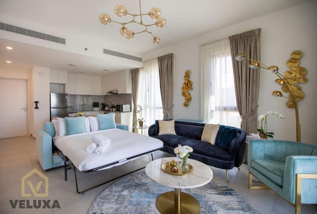 Veluxa - Luxury And Bright 1 Bedroom Apartment, Burj View! Дубай Екстериор снимка