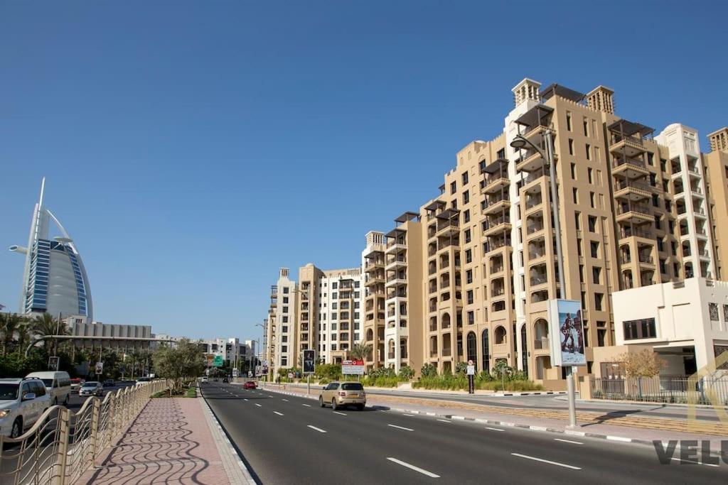Veluxa - Luxury And Bright 1 Bedroom Apartment, Burj View! Дубай Екстериор снимка