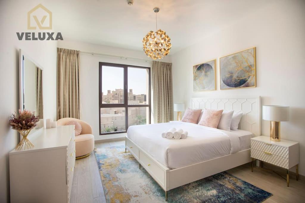 Veluxa - Luxury And Bright 1 Bedroom Apartment, Burj View! Дубай Екстериор снимка