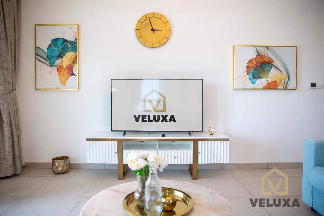 Veluxa - Luxury And Bright 1 Bedroom Apartment, Burj View! Дубай Екстериор снимка